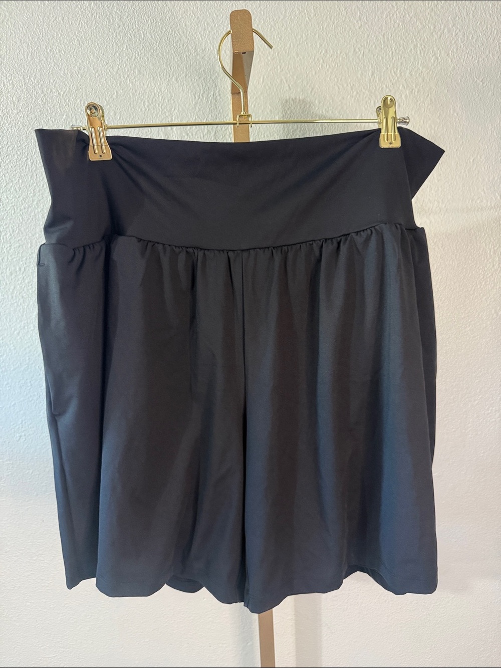 HALARA Black double lined High-Waist Pull-On Shorts- Size 3X- NWOT